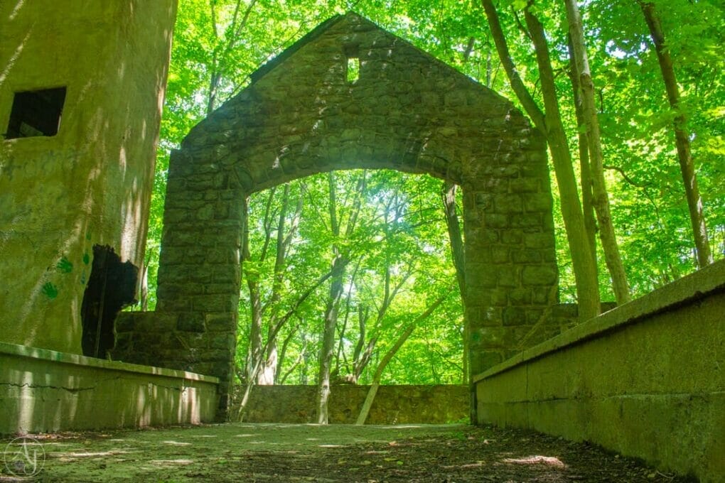 NY Hudson Highlands Ruins